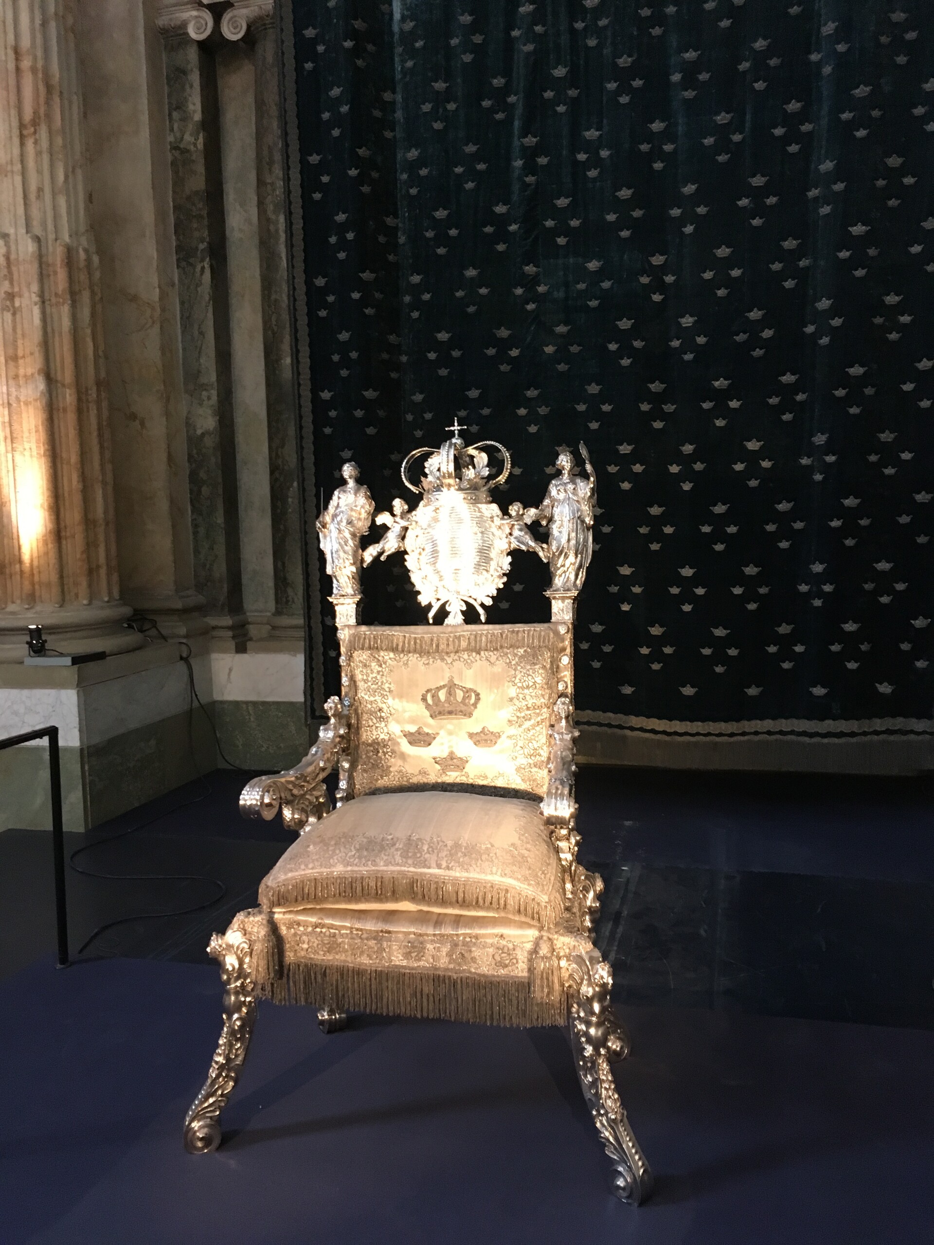 Silver throne clearance