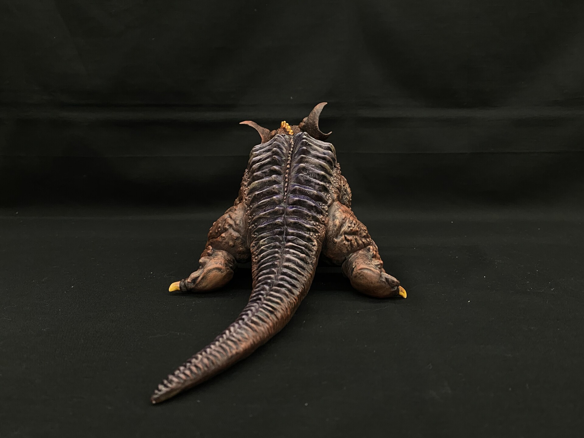 Robin Kwok - Baragon Art Statue 魏怒羅'01横浜決戦Ⅱ 完成品