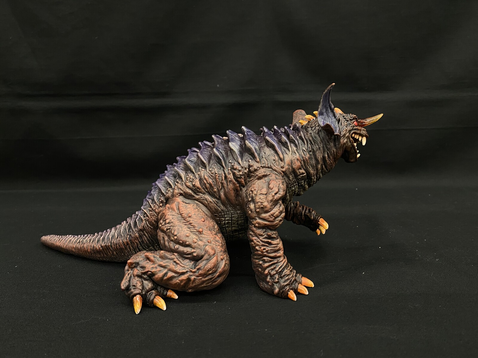 Baragon Art Statue 魏怒羅’01横浜決戦Ⅱ 完成品
https://www.solidart.club/