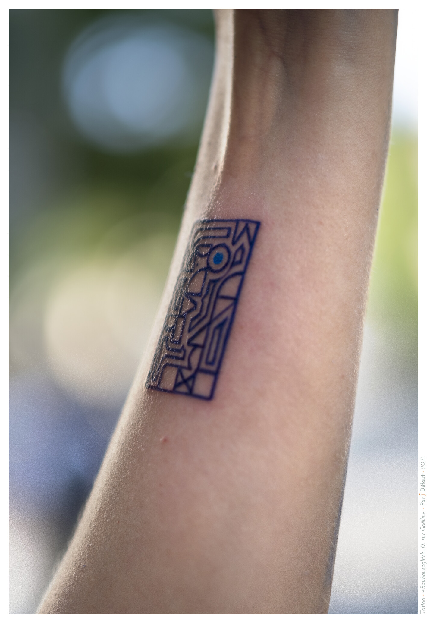 Par ∫ Défaut - 📎 • « Bauhausoglitchs \u0026 Quadriglitchs • Paintings \u0026 Tattoos  », image size:1417x2067