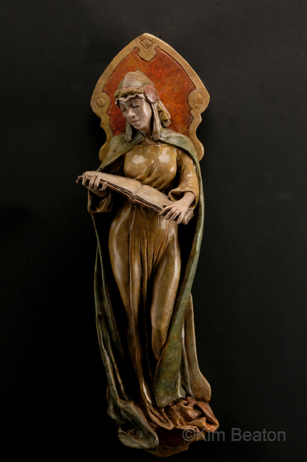 A delicate interpretation of medieval church icons. 2004.
Fired Ceramic and lacquer paint.