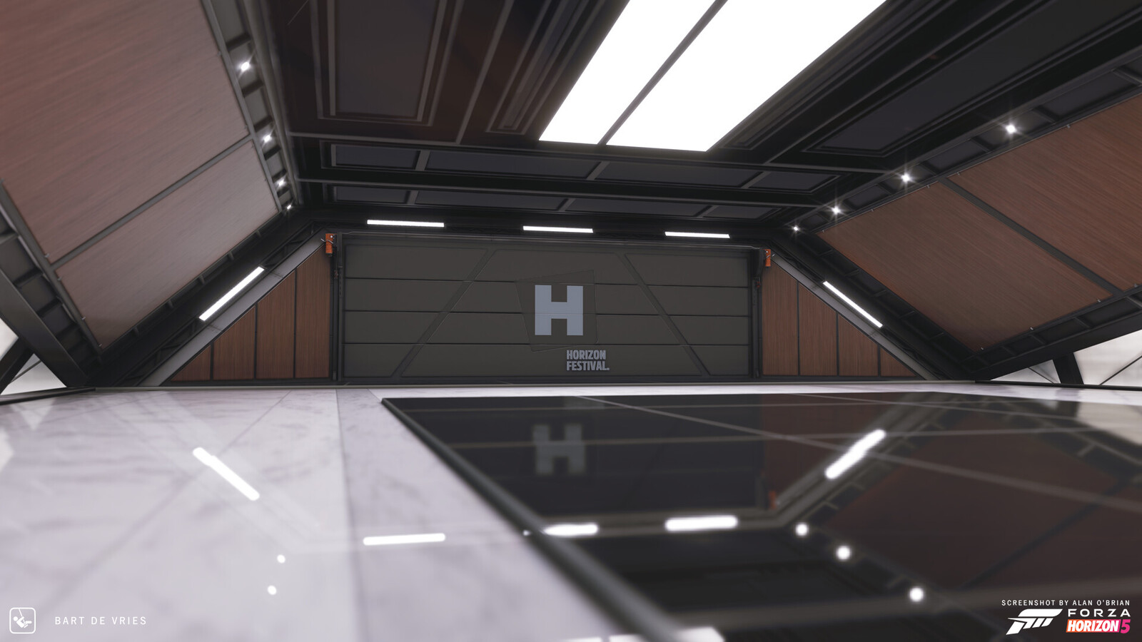 I was responsible for modelling and base material creating of the homespace interior.