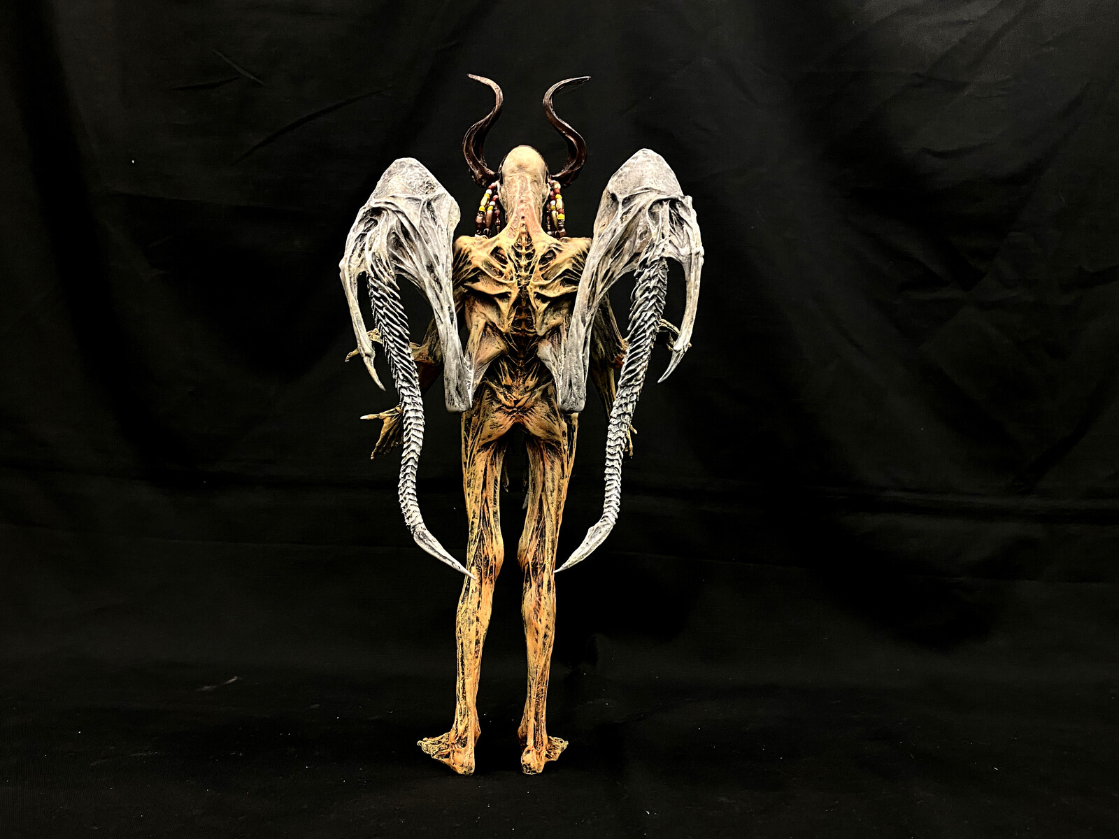 ASTAROTH Art Statue アスタロト 完成品
This piece is hand-painted and finished, 
with its own unique quality and detail 
that is the trademark of a handcrafted 
Art Of Toys custom product.
https://www.solidart.club/ 