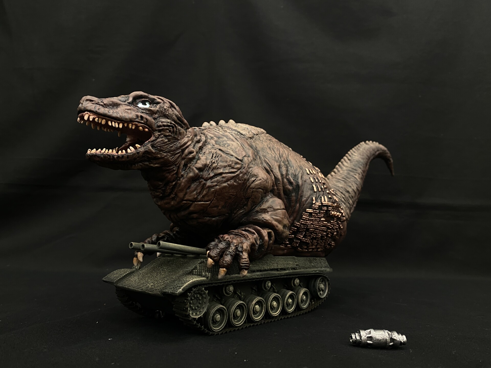 ArtStation - Dinosaur Tank Art Statue 「恐竜戦車」完成品