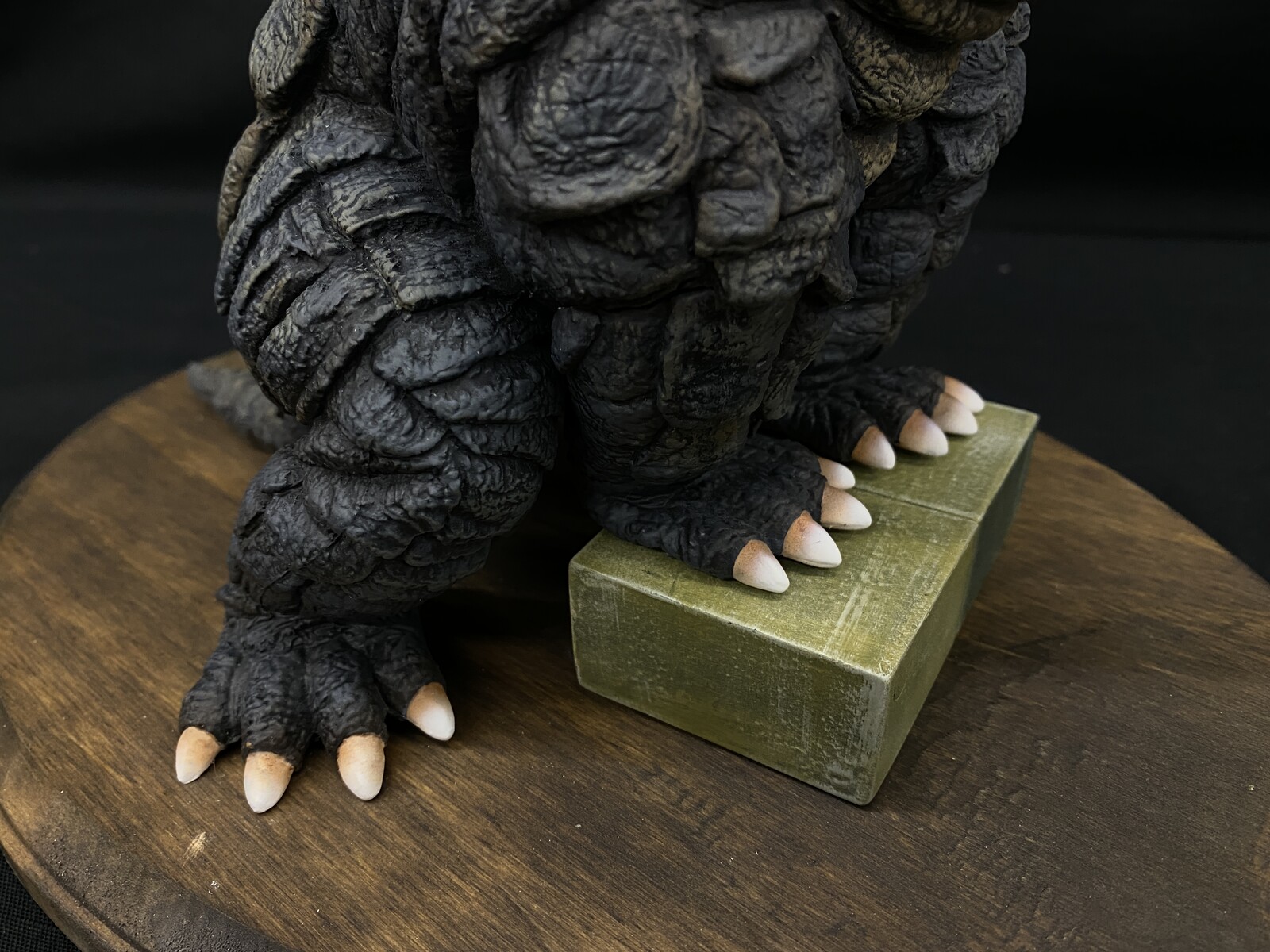 Tsunami Kaijū Seamons Art Statue 
津波怪獣 シーモンス 完成品
https://www.solidart.club/
