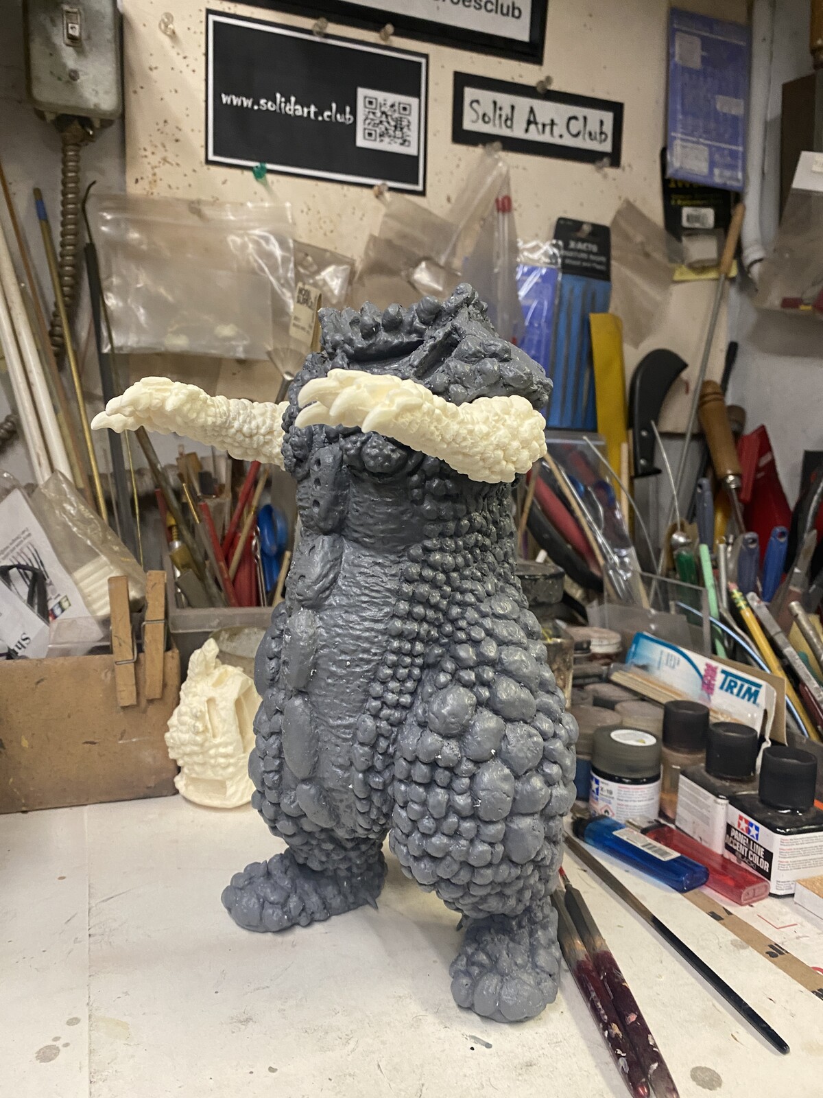"Missile Super Beast Verokron" Art Statue 
ミサイル超獣ベロクロン 完成品
https://www.solidart.club/ 