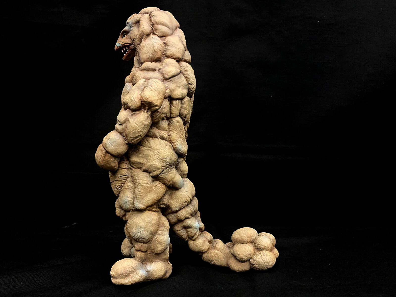 Ultra Kaiju Shugaron Art statue  (シュガロン音波怪獣) 完成品
Portfolio &amp; Store: https://www.solidart.club/
This piece is hand-painted and finished, 
with its own unique quality and detail 
that is the trademark of a handcrafted 
Art Of Toys custom product.