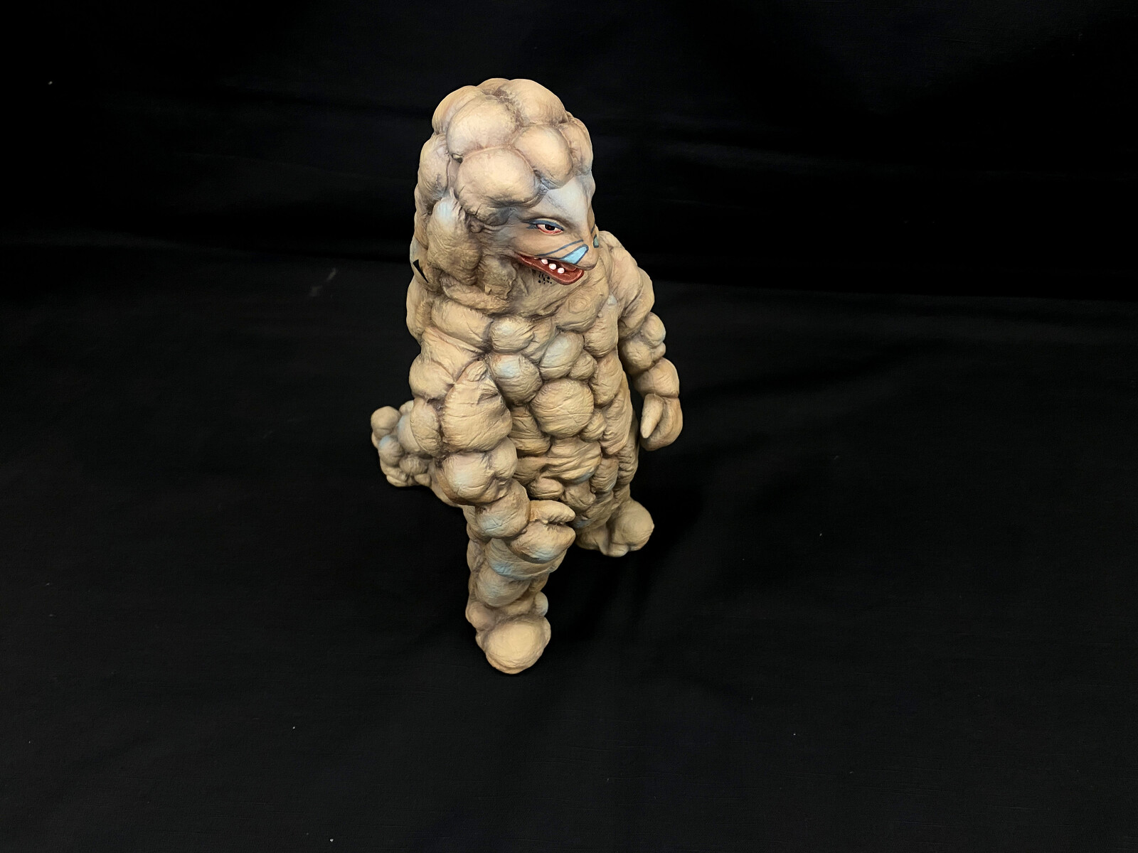 Ultra Kaiju Shugaron Art statue  (シュガロン音波怪獣) 完成品
Portfolio &amp; Store: https://www.solidart.club/
This piece is hand-painted and finished, 
with its own unique quality and detail 
that is the trademark of a handcrafted 
Art Of Toys custom product.