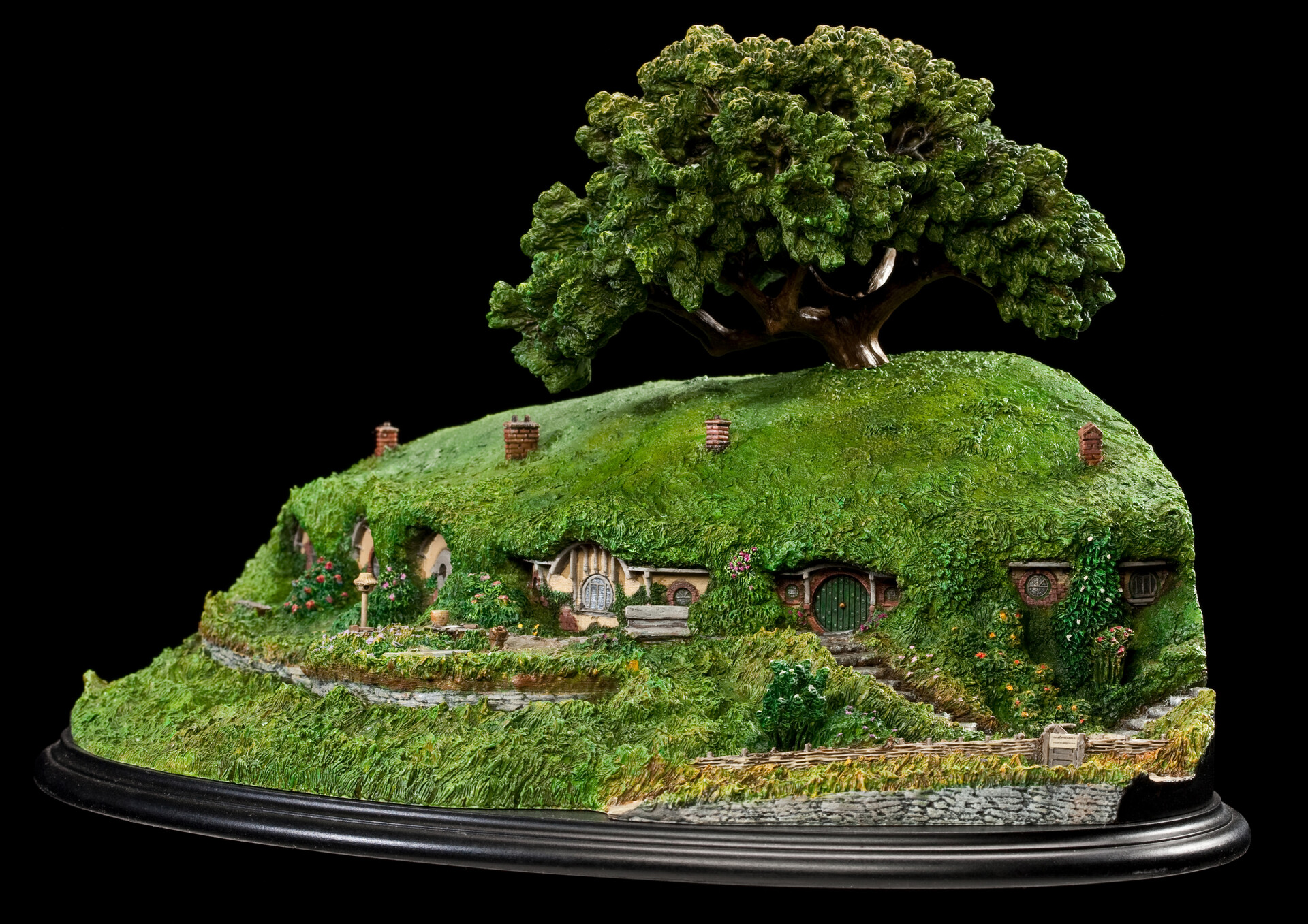 In the Garden of Bag End by MatejCadil on DeviantArt
