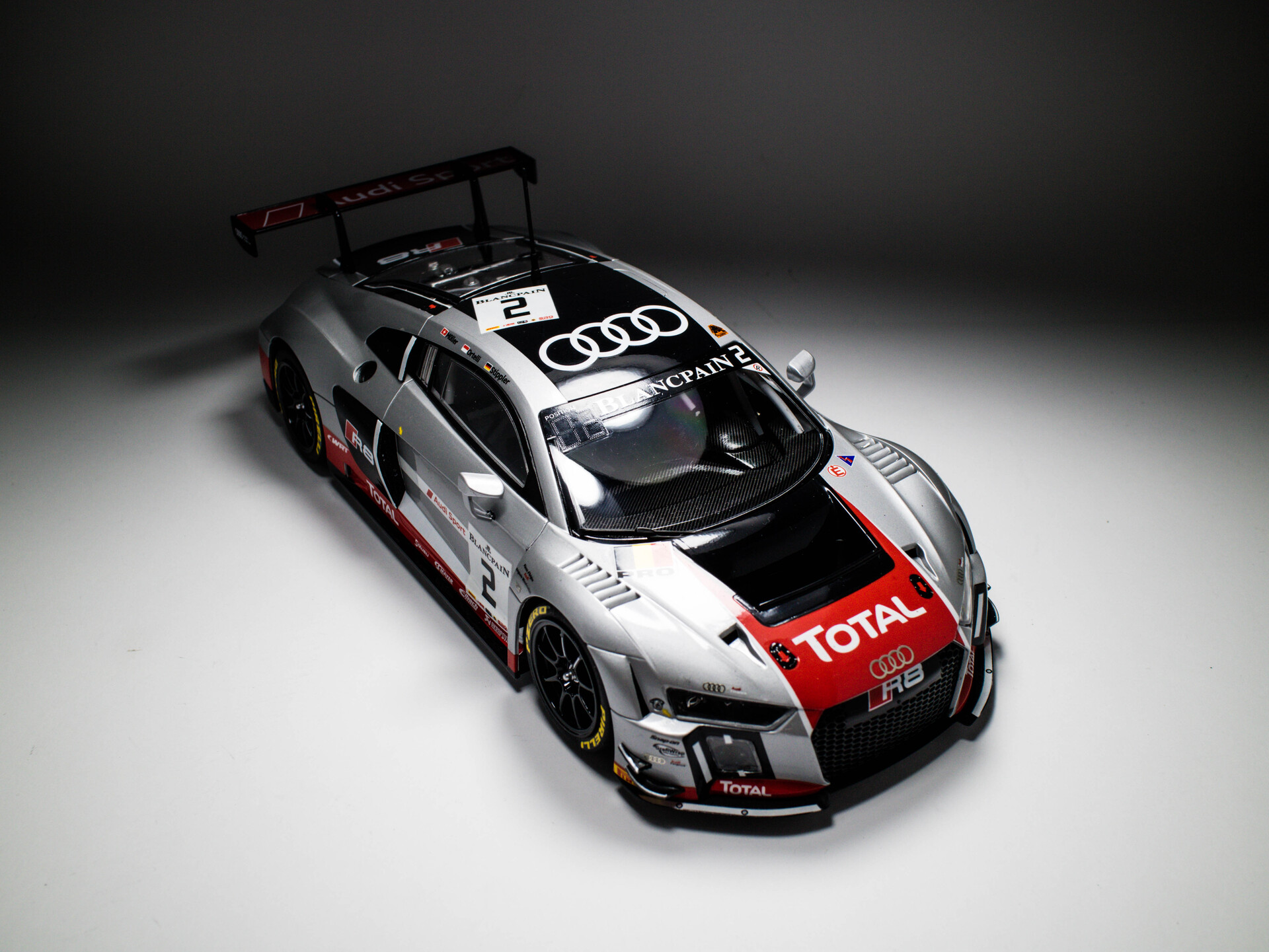 【完成品】1/24 nunu Audi R8 TAISAN SARD 2016 sddefault.jpg
