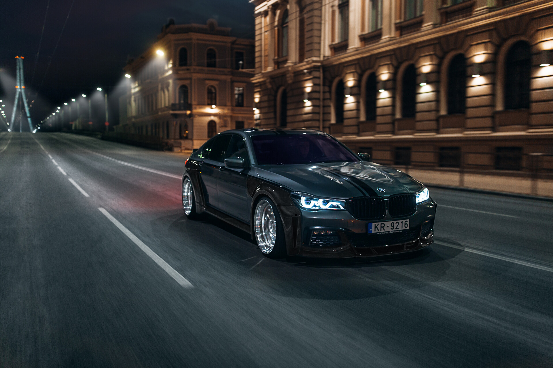 BMW 7 Night