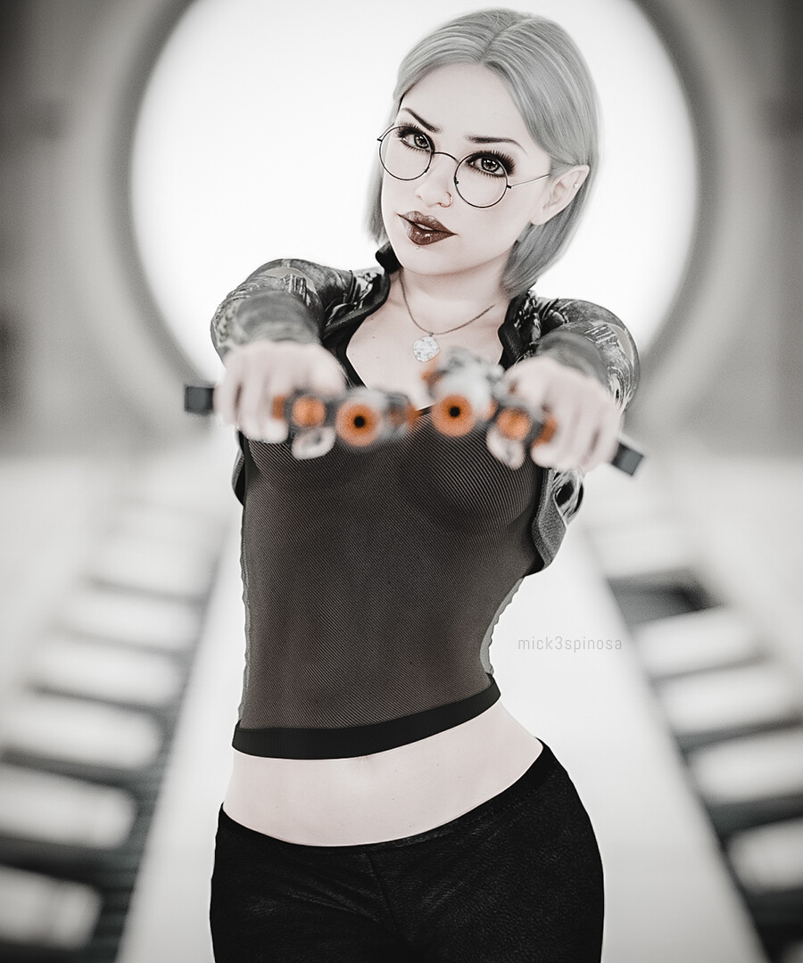 Aimee, elf bounty hunter