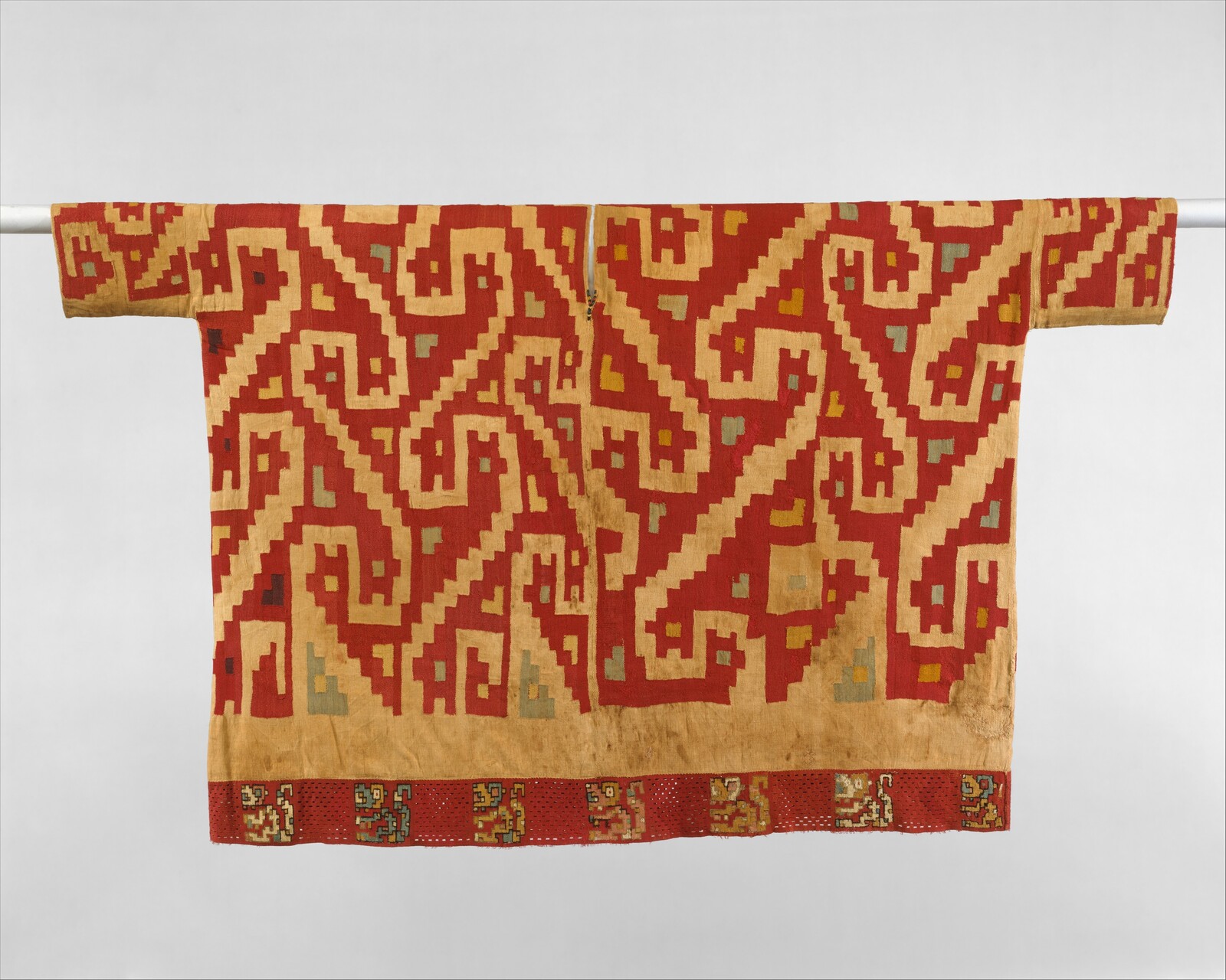 Moche-Wari tunic. a.d. 600 – 900,The Metropolitan Museum of Art