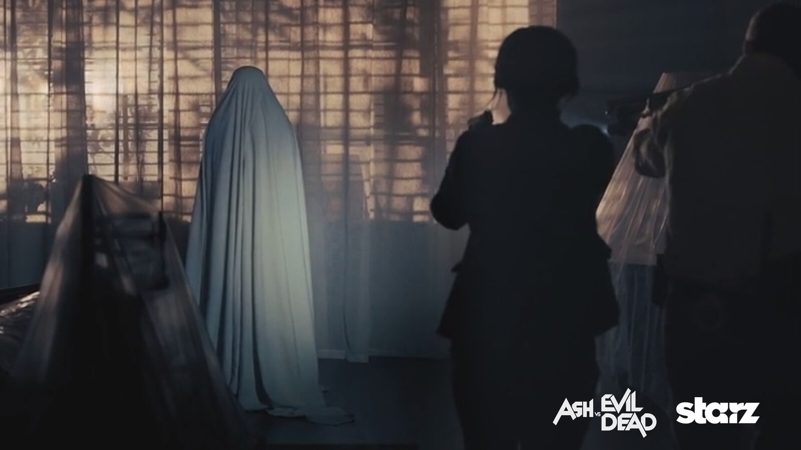 Season 1 Episode 1 El Jefe - Country House. Dir - Sam Raimi