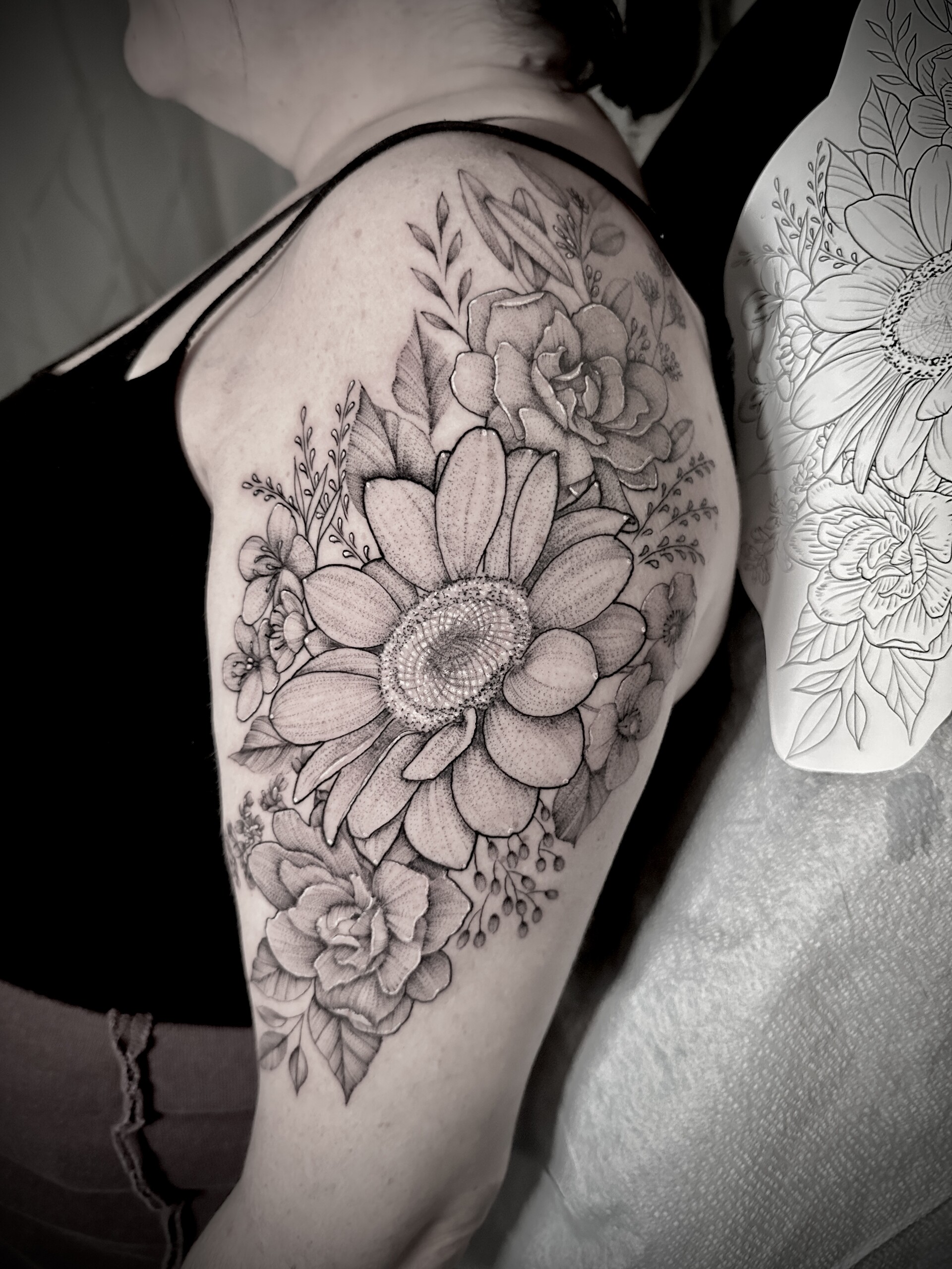 Flower Coloring Book Page | Sunflower tattoo simple, Sunflower tattoo  small, Sunflower tattoos