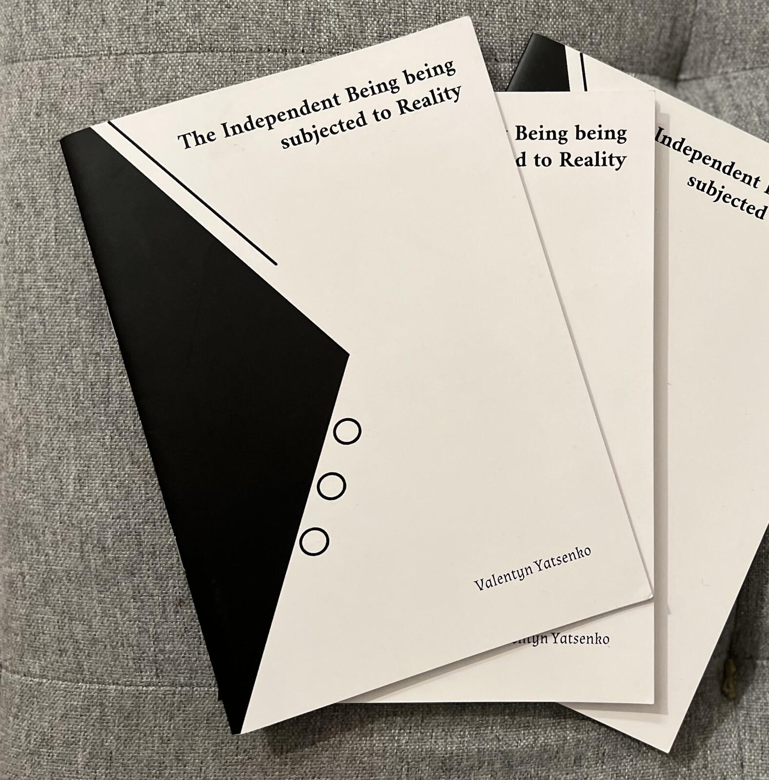 Artbook “The Independent Being being subjected to Reality”