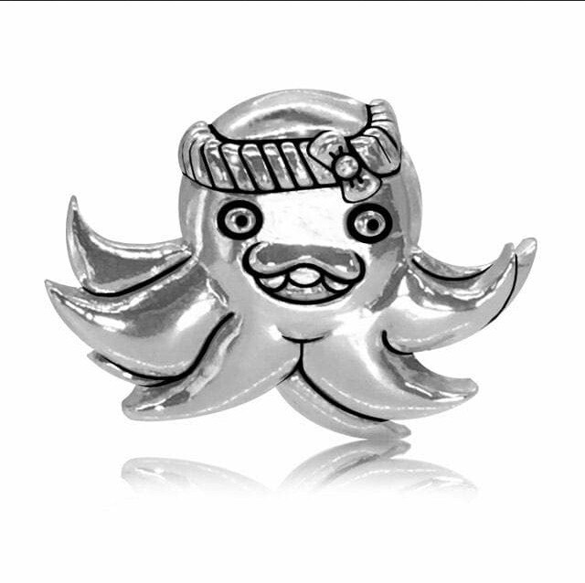 Takoy Sterling silver Pin Front

https://hydehermitstudio.com/products/limited-edition-takoy-3d-pin?_pos=1&amp;_sid=9e77fa08f&amp;_ss=r