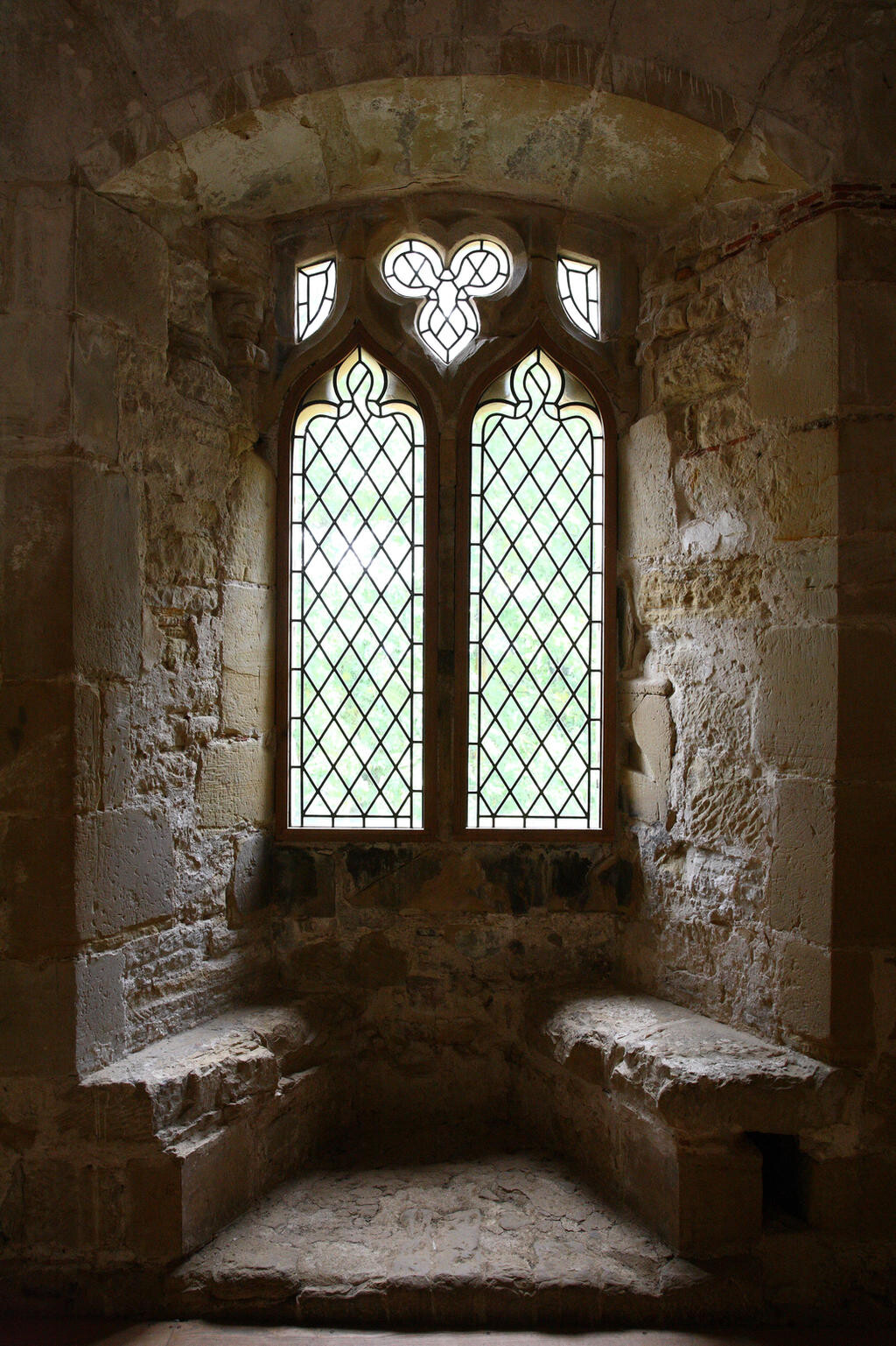 castle window template