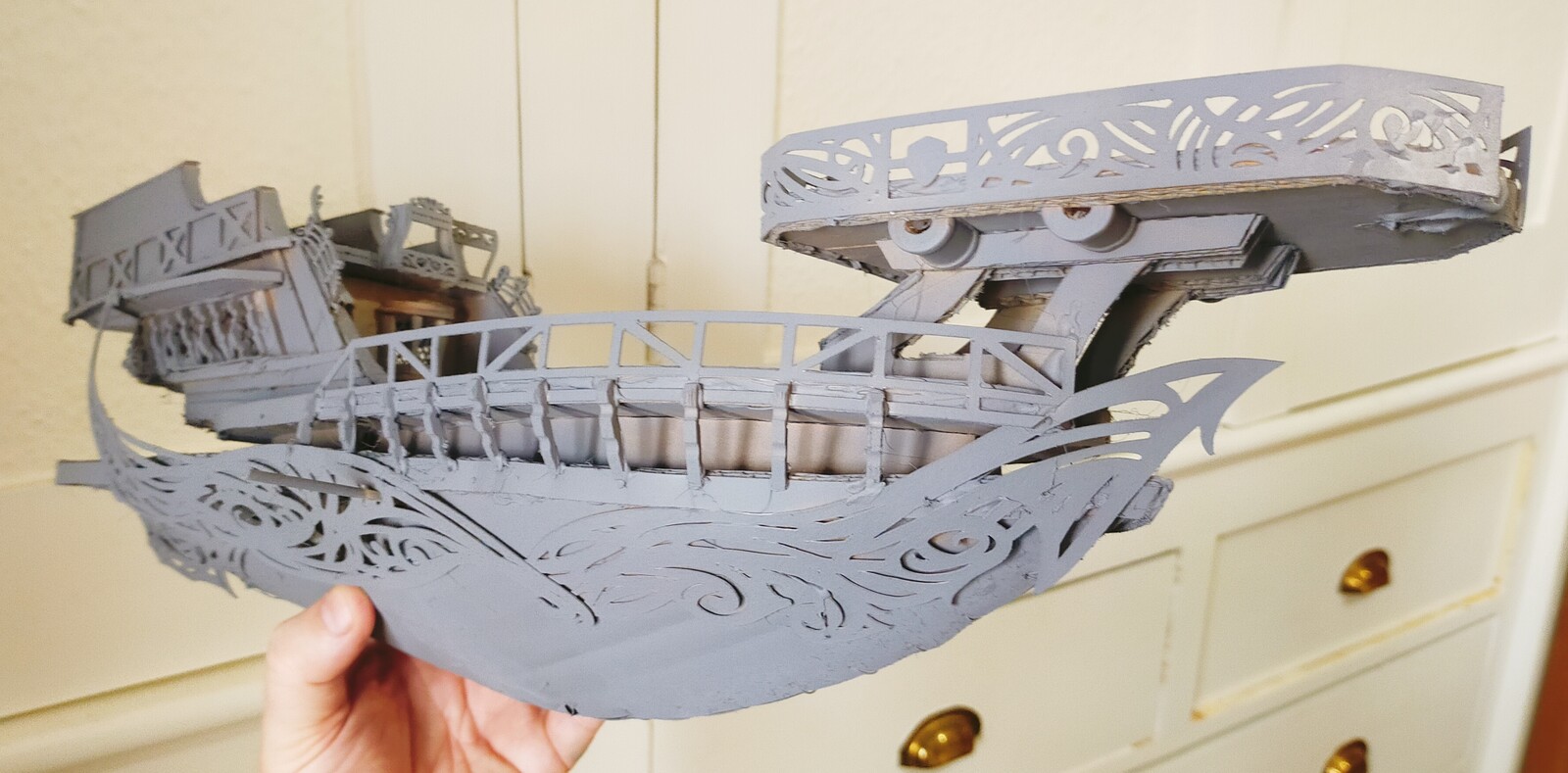 And the part primed hull and fighting platforms now all the same colour and looking more like a unified ship design.