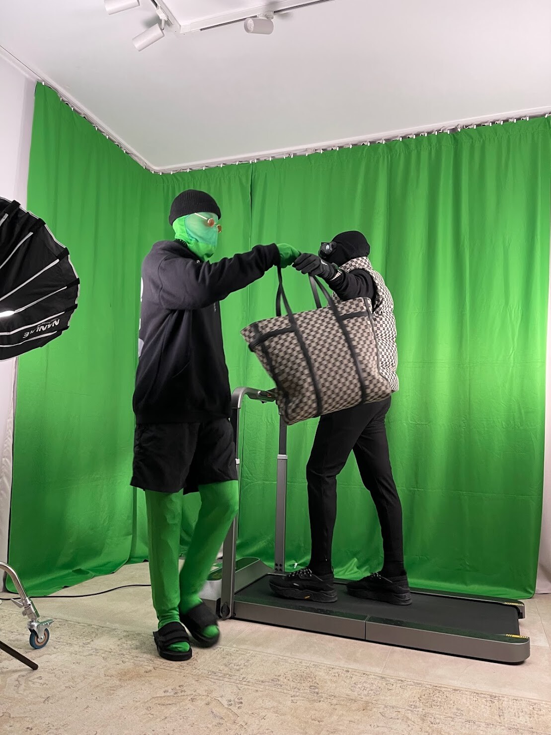 Shoot for his e-store