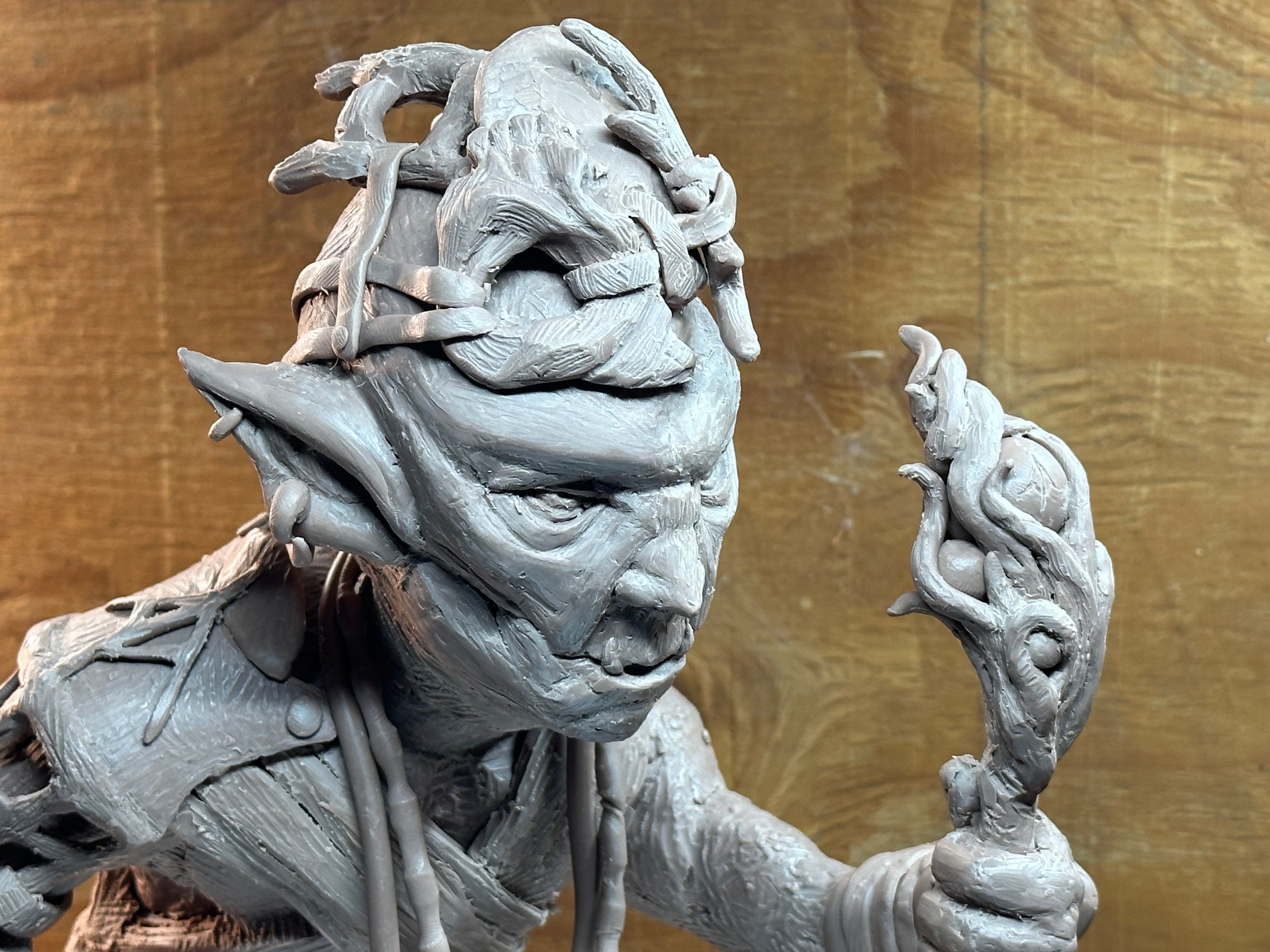 Old face before I made him look more human (think I prefer this one).
