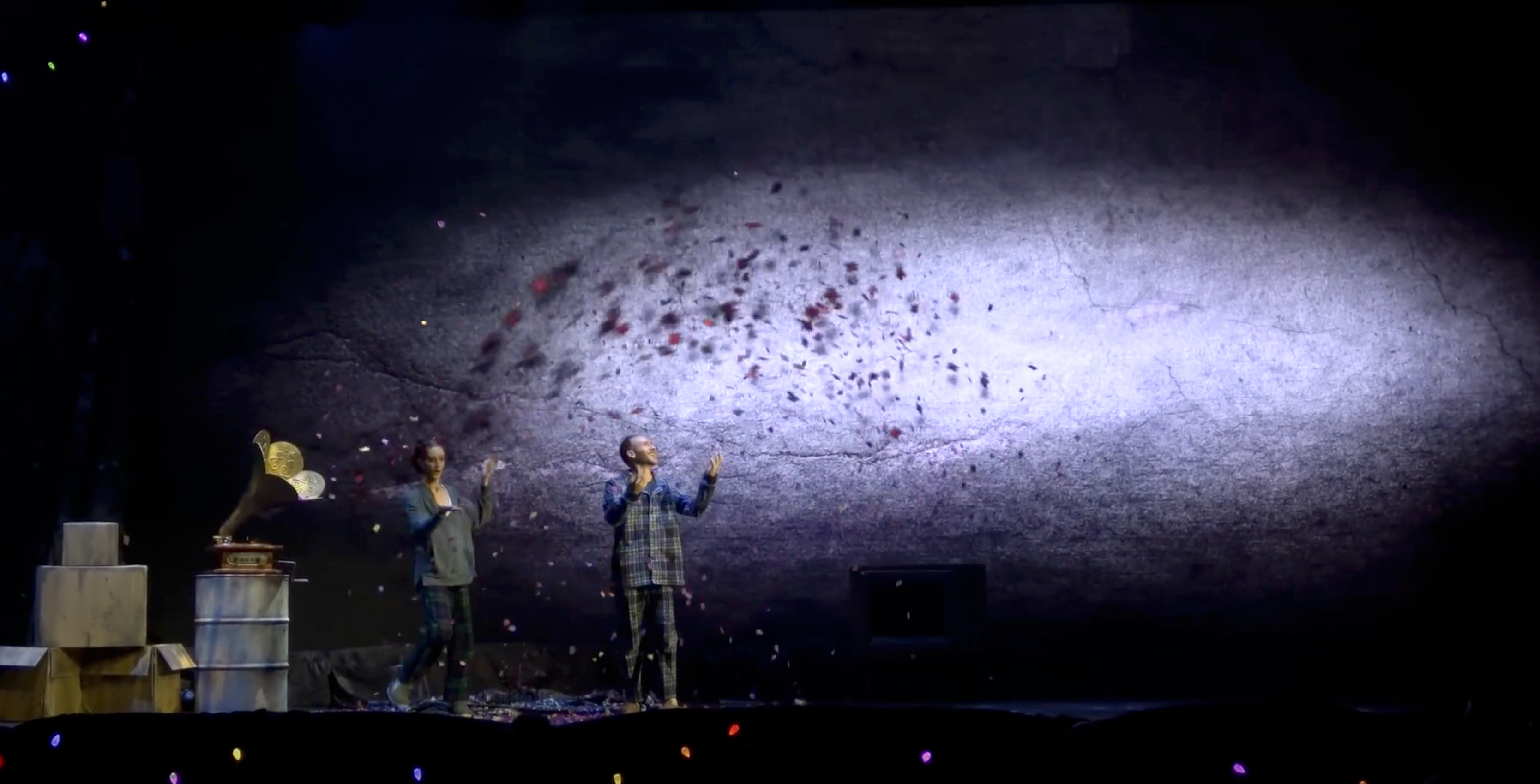 At the introduction to Sally's song, there was an opportunity to mirror scenic design and take the spray of the leaves in the gramophone and recreate them as a particle system for the LED content