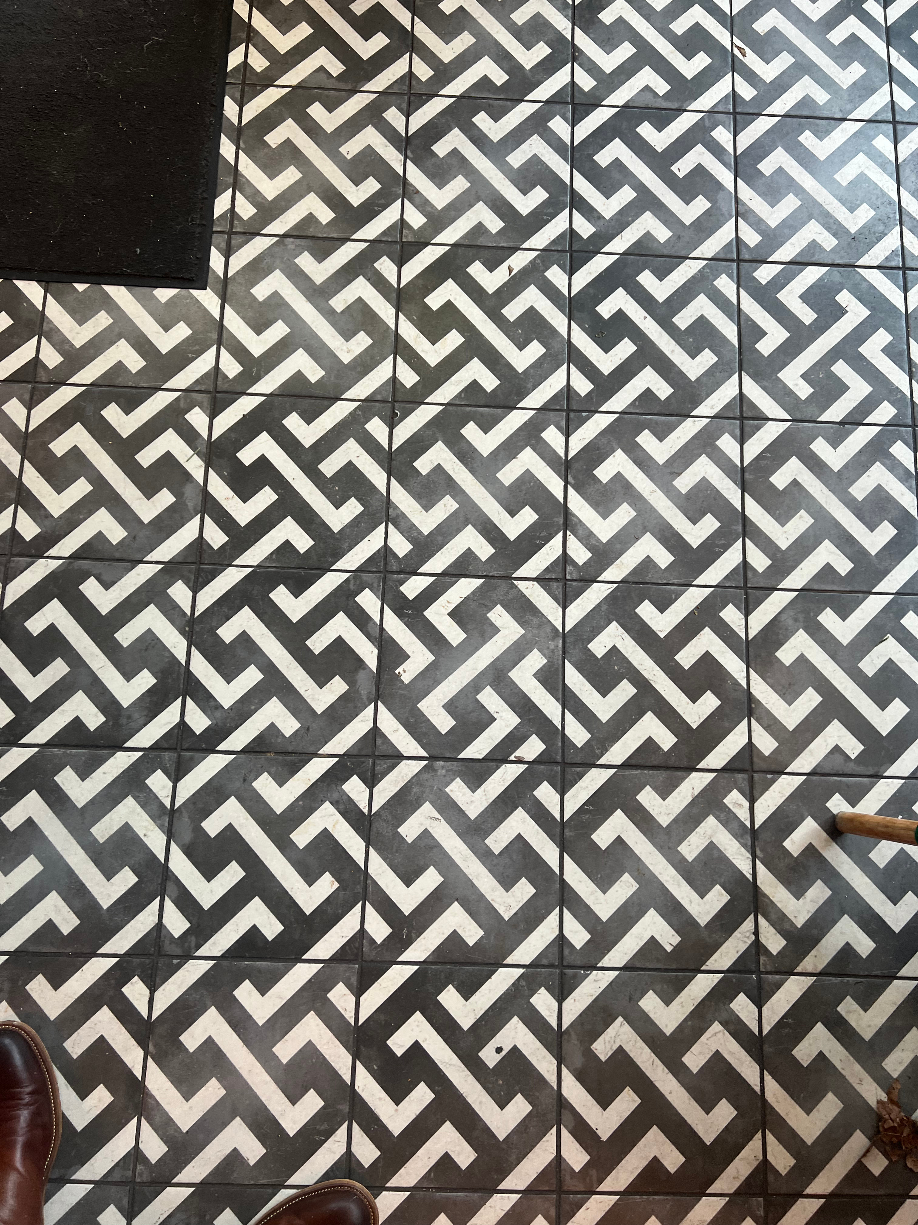 reference photo for cafe floor tiles, Bouillon du Marche in Niort, France