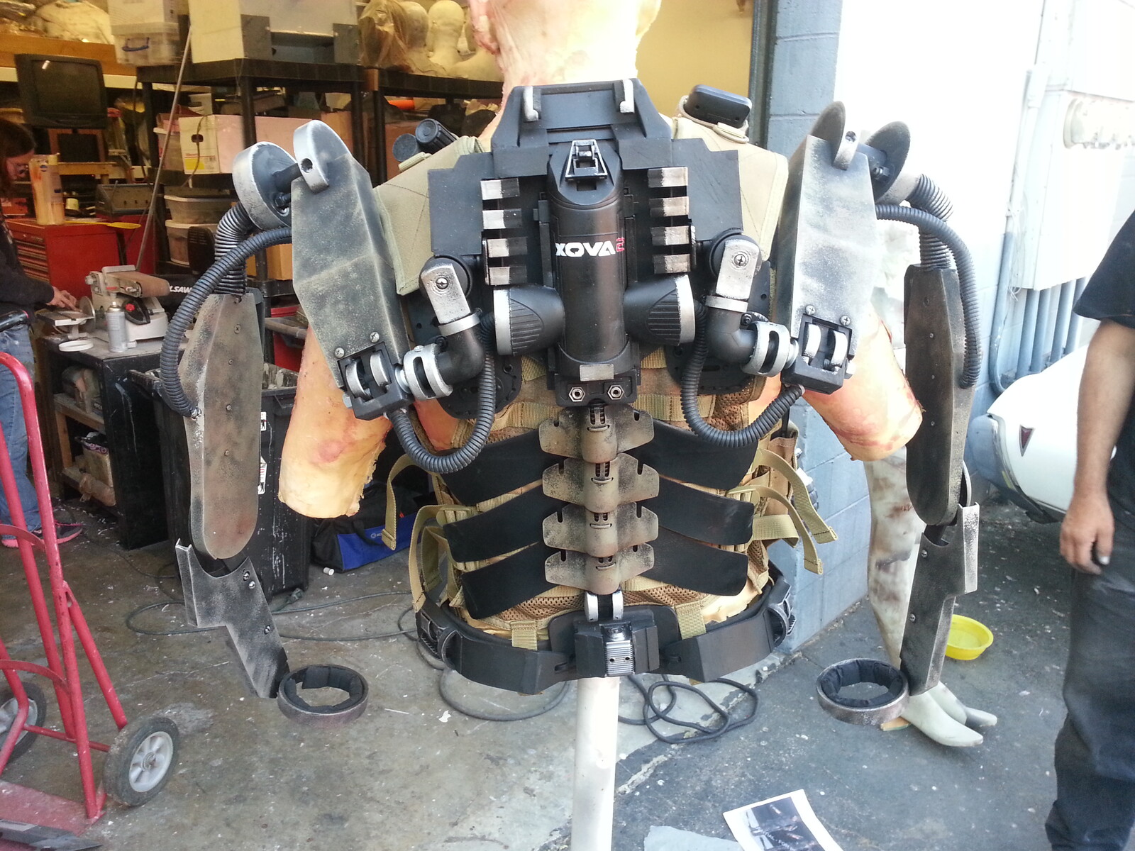 Exoskeleton suit "Call of Duty"  with Hill Vinot