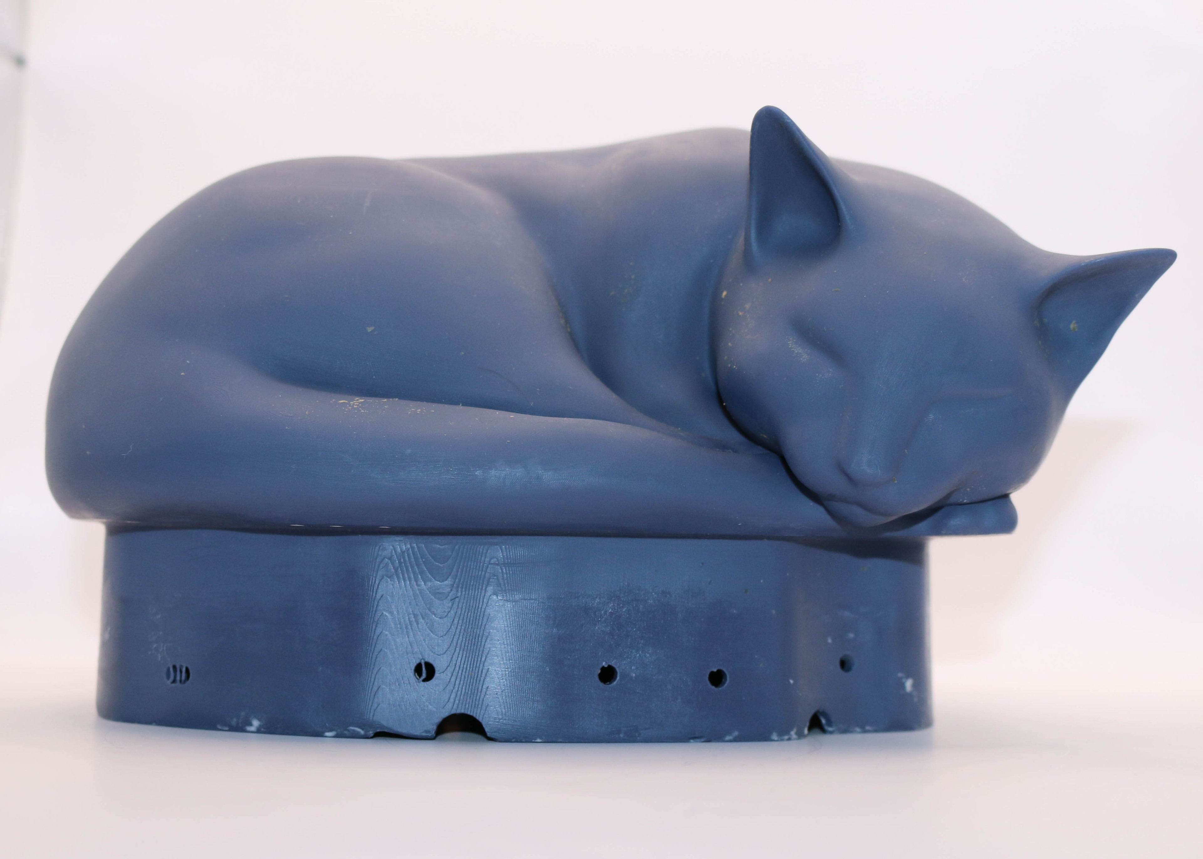 The final print - I used a resin that had anecdotal success with silicone molding. (Apparently a sulfurous chemical in most UV resins inhibits the curing of Platinum-Cure silicone.)