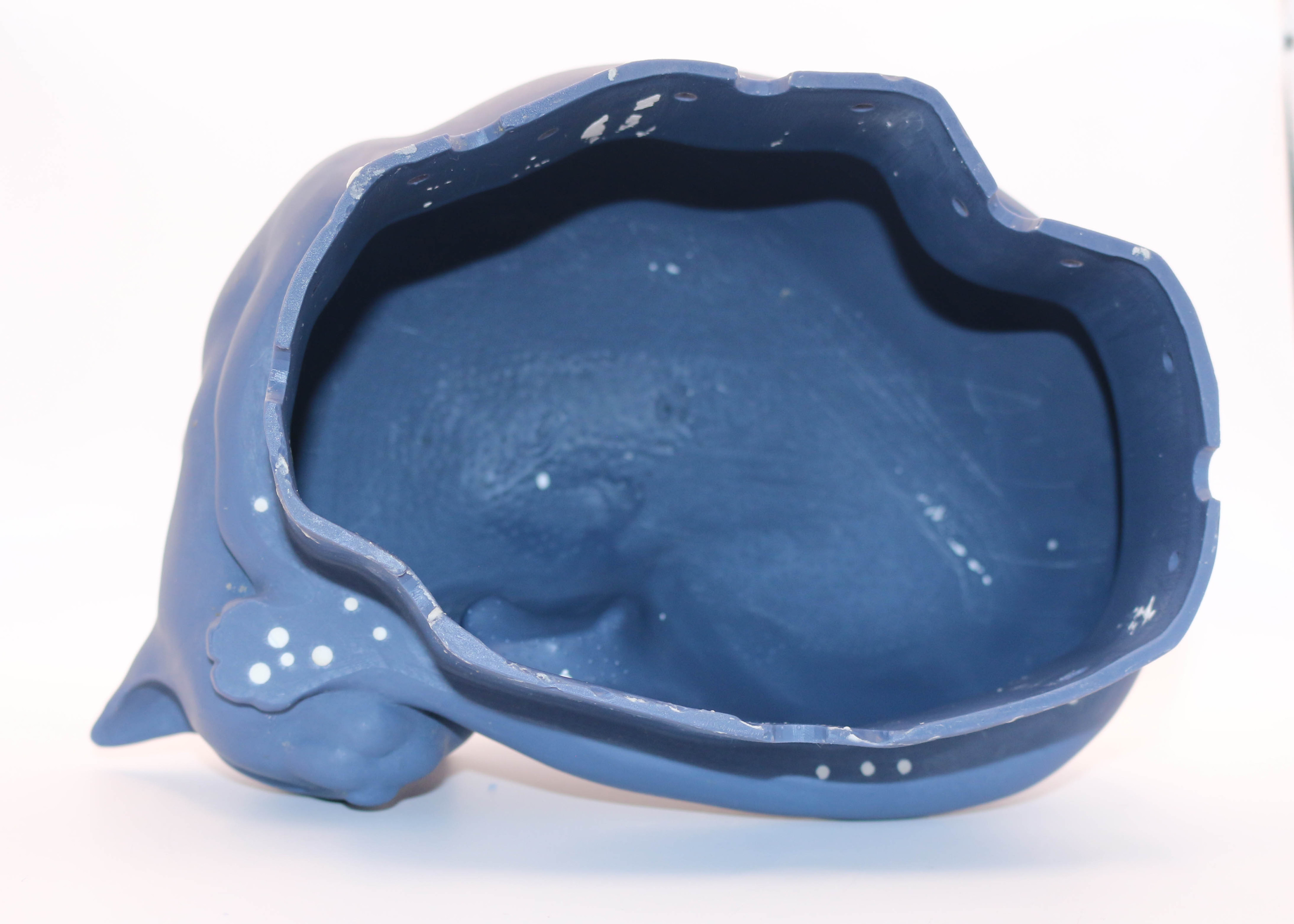 Drain holes filled with sulfur-free clay.