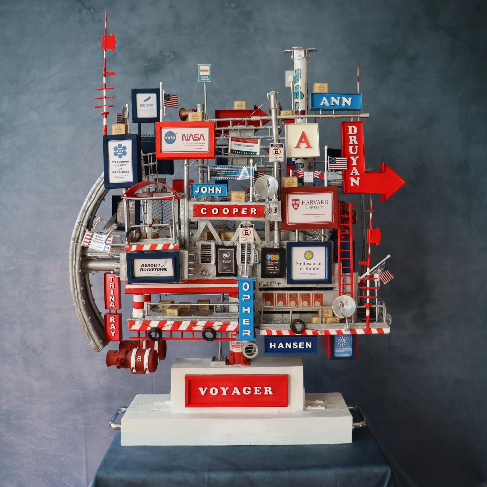 Voyager - A Vida do Cosmos