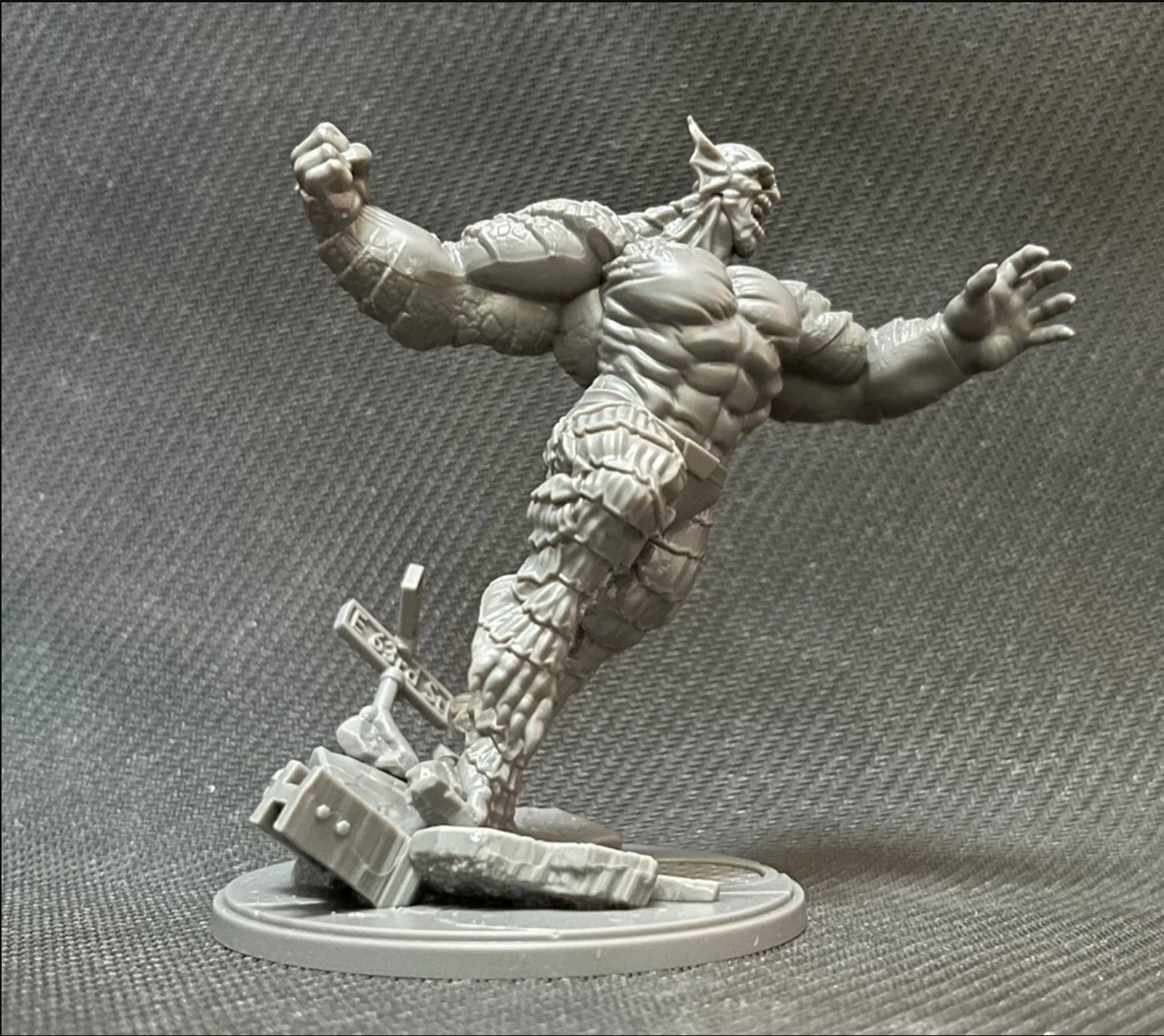 Final plastic with fist option for Abomination