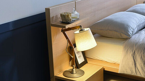 Neo extendable side table