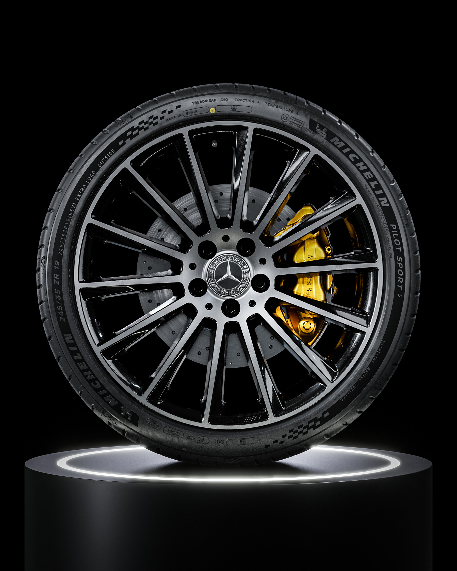 MICHELIN® Pilot Sport 5 • 245/35 ZR19 (93Y) XL TL (Real World Details)