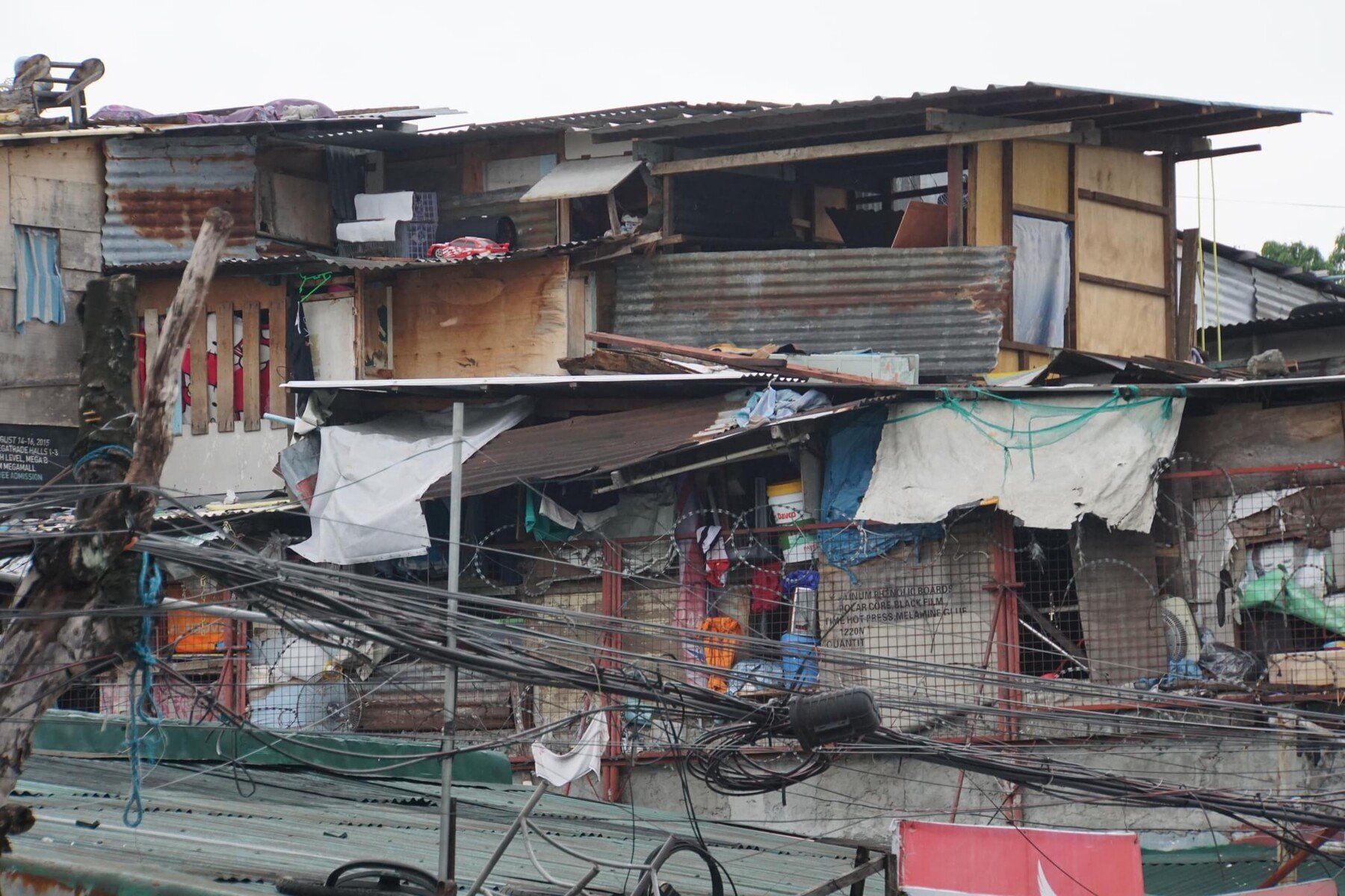 FOTOREF.COM Photo Packs - 89 photos of Manila Slums Squatters Corner