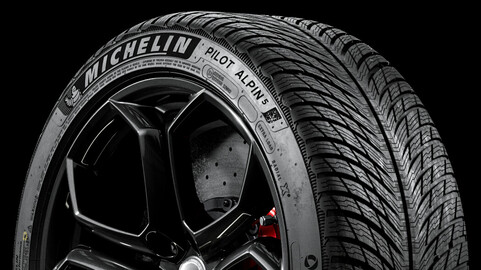 MICHELIN Pilot® Alpin 5 • 235/45 R18 (98V) XL (Real World Details)